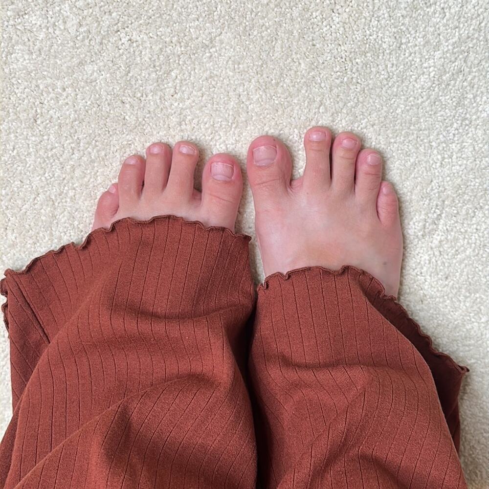 Abound: Ribbed Flare Rust Pants - Picture 9 of 9